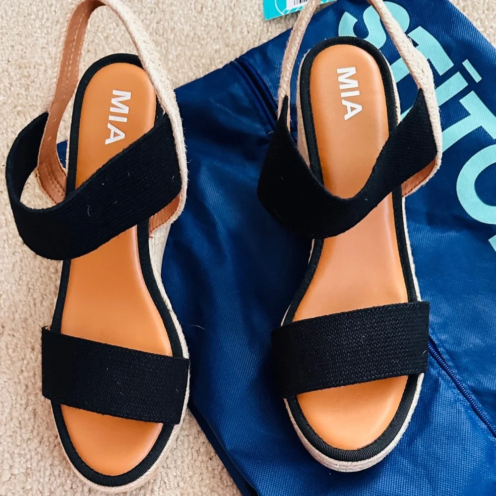 SALE $15 MIA Black Espadrille Sandals - Picture 5 of 7